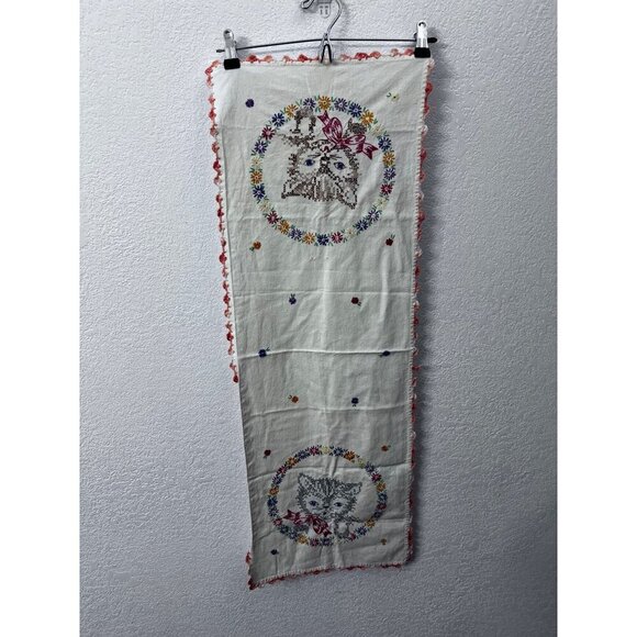 Crochet embroidered kitty cat table runner - Picture 1 of 8